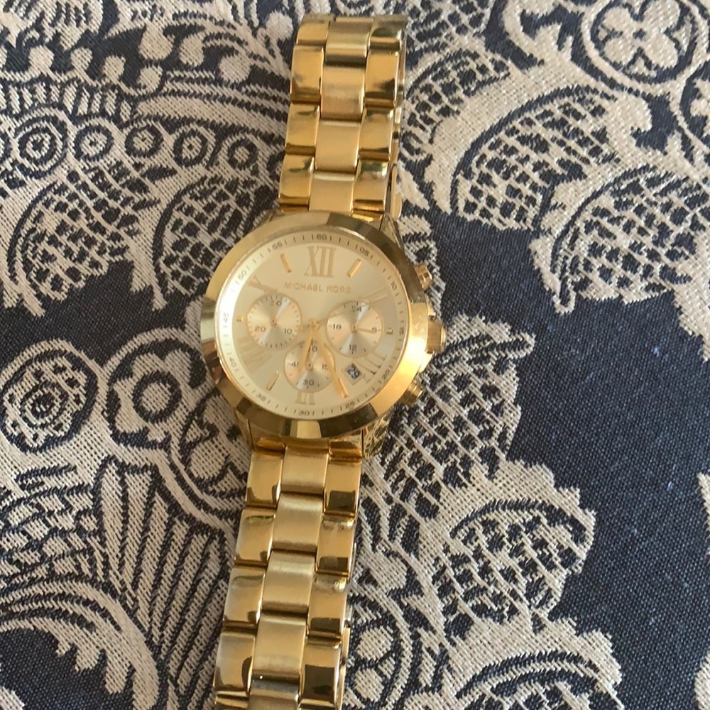 Michael Kors woman”s oversized watch